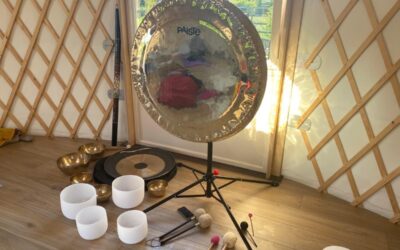 5 Stress Relieving and Healing  Benefits of a Gong Bath